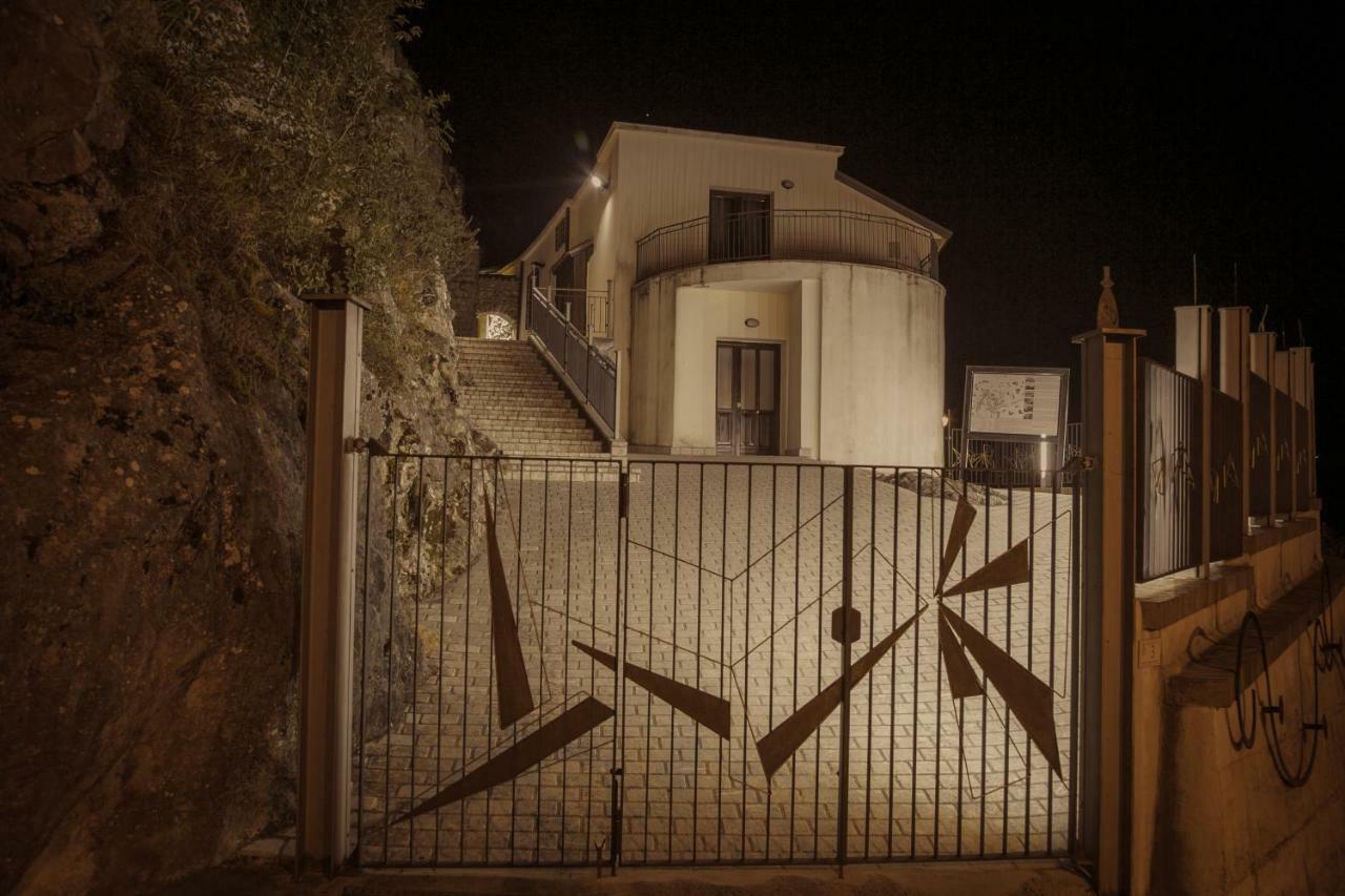 Oliveto Citra Ostello Della Gioventu Massimo Troisi מראה חיצוני תמונה